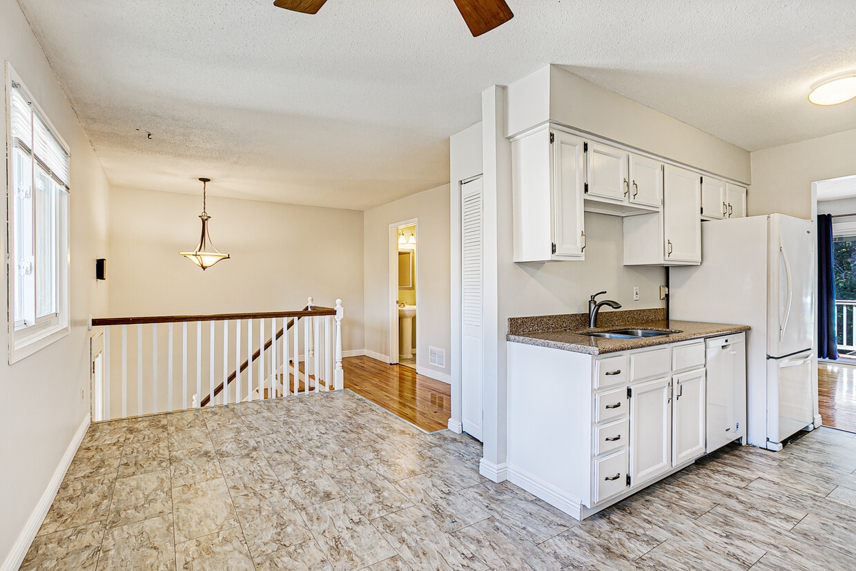 7437 143rd Street Ct, Apple Valley, MN 55124 Townhome Rentals in Apple Valley MN