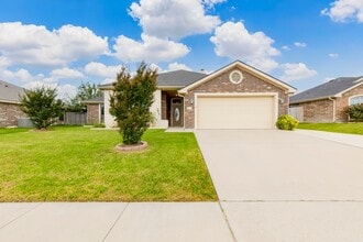 Building Photo - 2405 Coy Dr