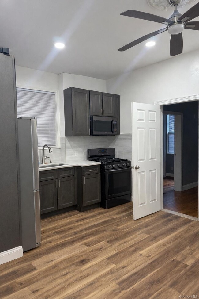 Building Photo - 2162 Pitkin Ave