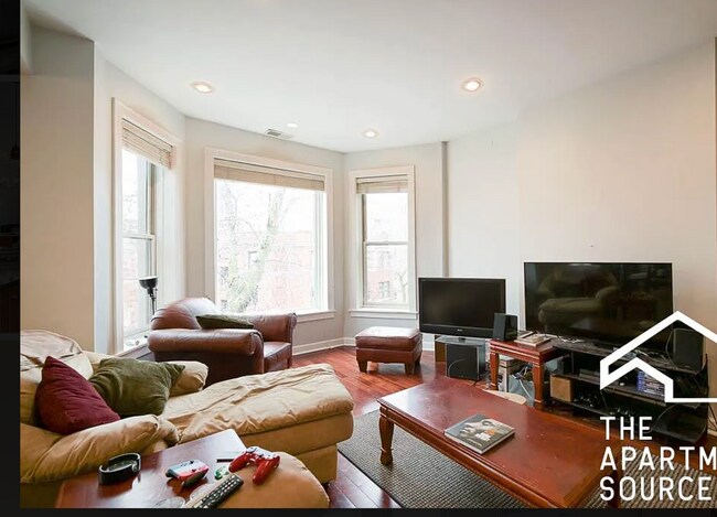 Foto del edificio - 665 W Cornelia Ave