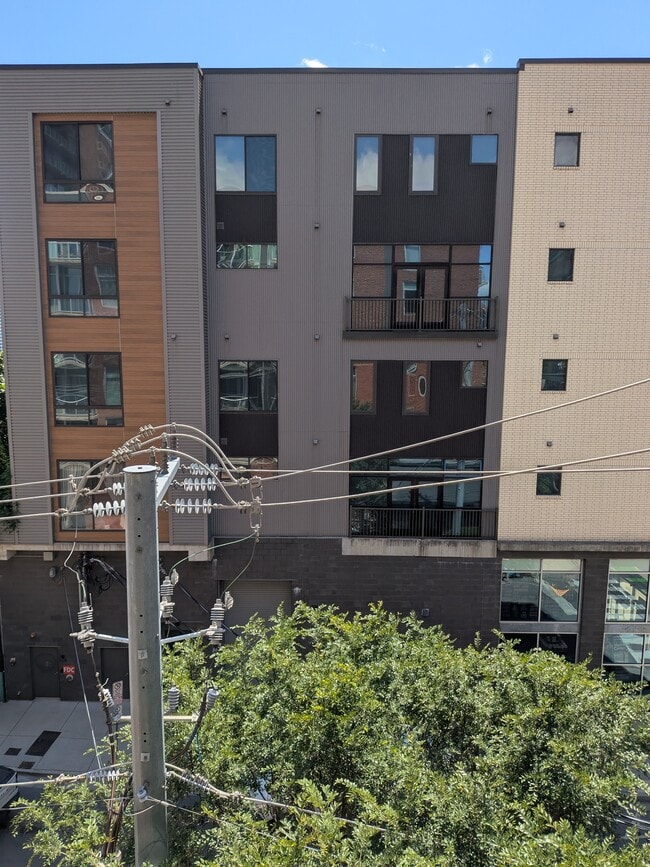 Building Photo - 600 12th Ave S