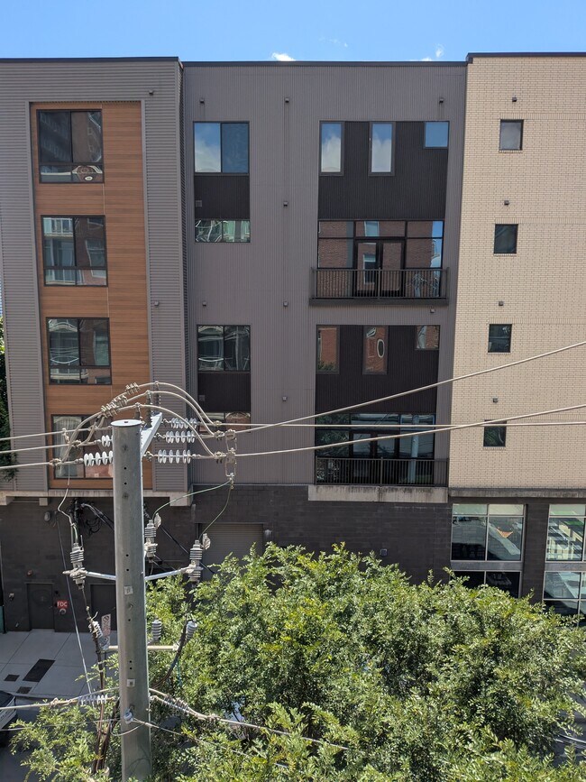 Foto del edificio - 600 12th Ave S