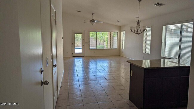 Foto del edificio - 24726 N 29th Pl
