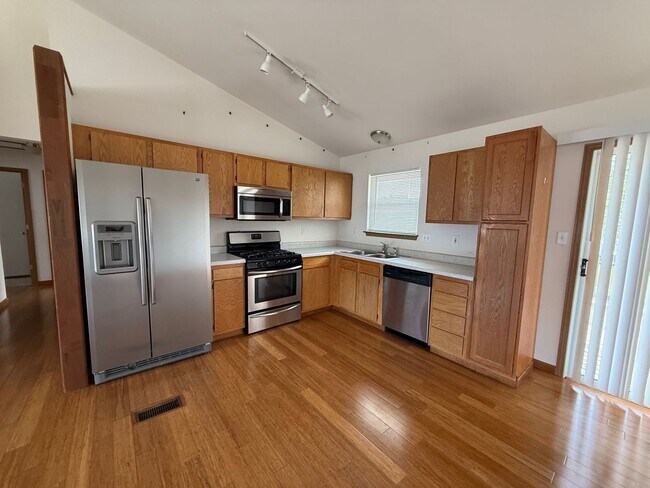 Foto del edificio - 3056 Valley Oaks Dr