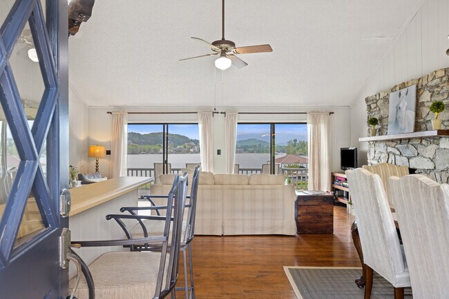 Foto del edificio - 2793 Hidden Valley Rd