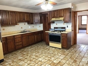 Primary Photo - 237 Lexington St