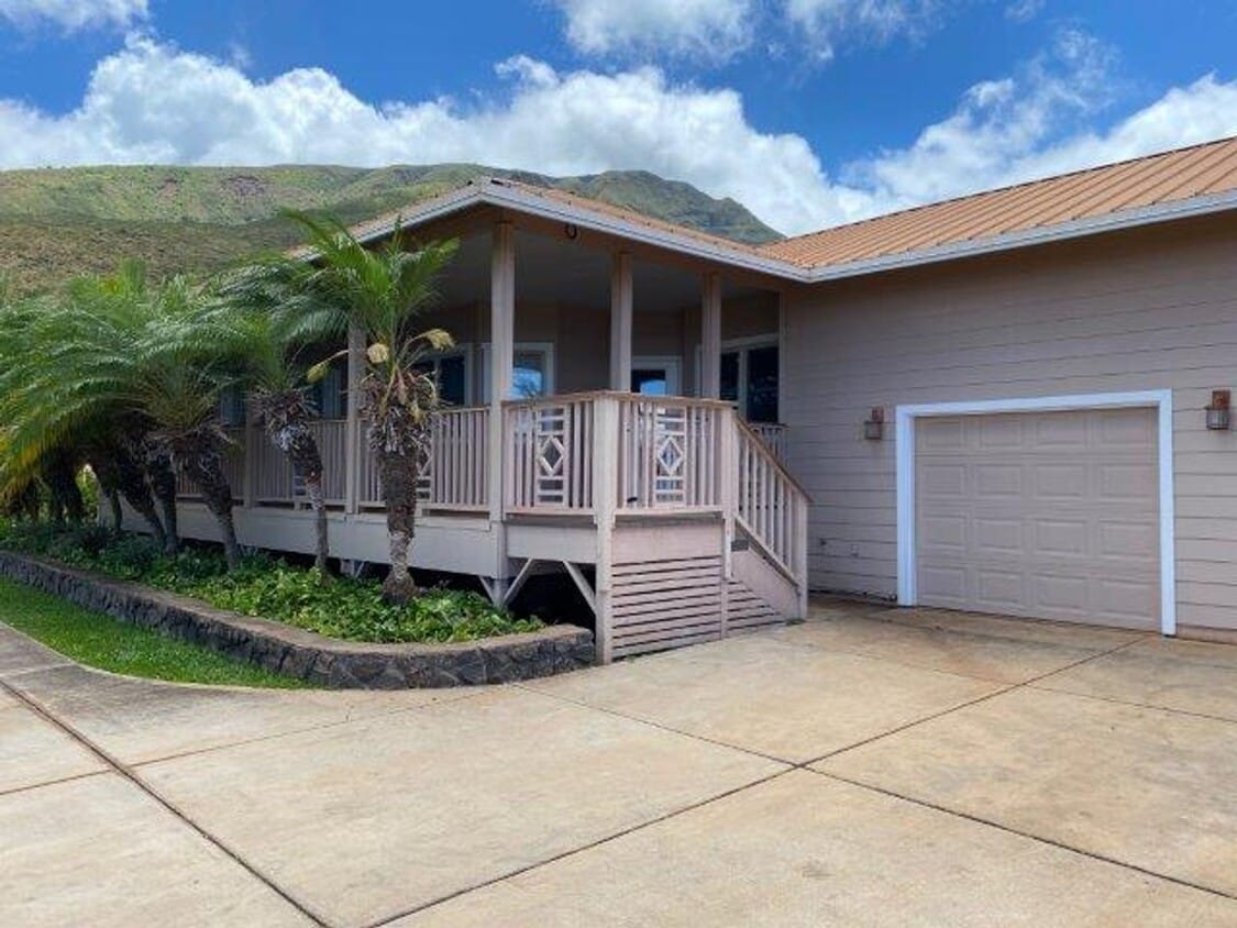 Primary Photo - 3 Bedroom 2 Bath Single Family home in Lan...