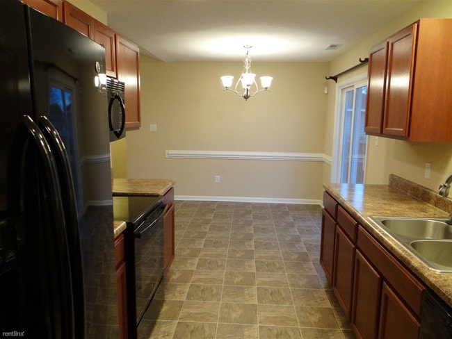 Building Photo - 3 br, 2 bath House - 5342 Woodpecker Dr