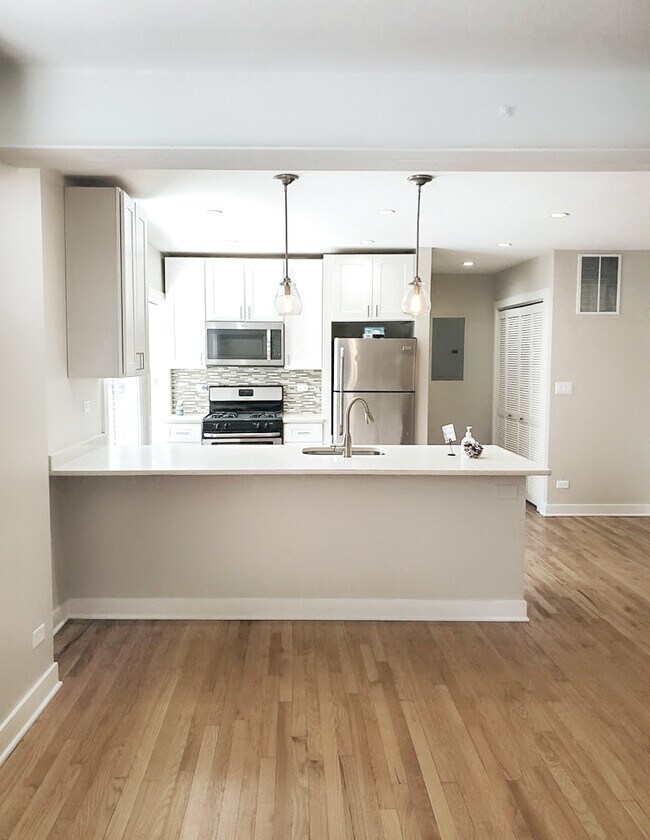 Foto del edificio - 3609 N Lakewood Ave