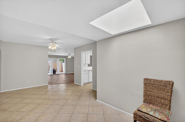Foto del edificio - Modern Updated Tempe Townhome Near ASU & Downtown with Resort-Style Amenities