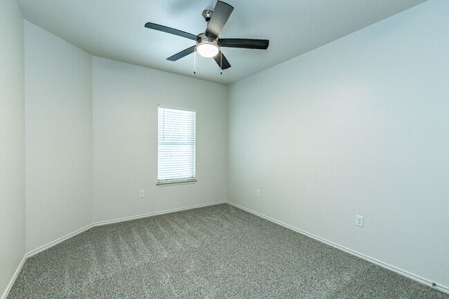 Foto del edificio - "Charming 2-Bed, 2-Bath Oasis with 1,227 Sq Ft of Comfort in Wolfforth!"