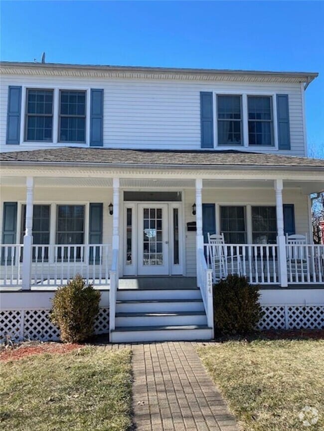 Building Photo - 124 Oneida Ave