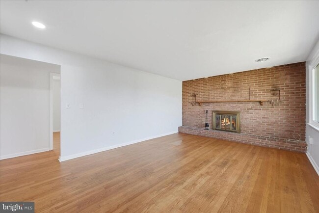 Building Photo - 210 Stafford Dr