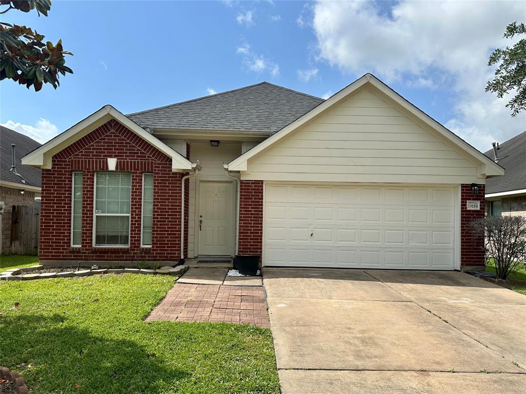 Foto principal - 19119 Field Cottage Ln