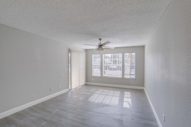 Photo - 1015 S Hiawassee Rd House