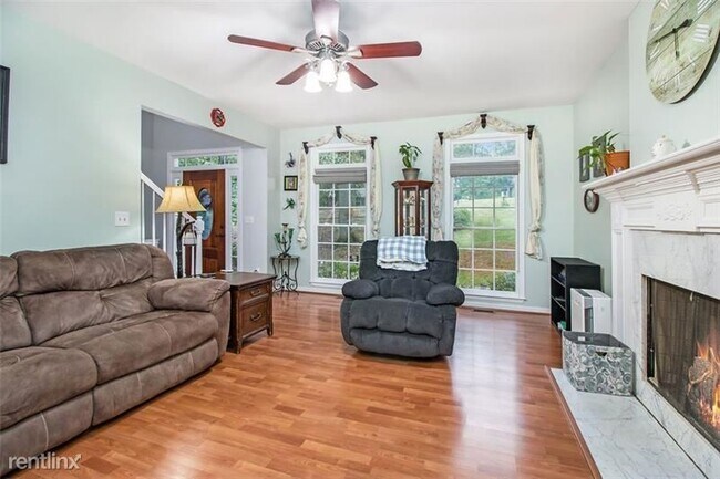 Building Photo - 3 br, 4 bath House - 123 TOWER RIDGE Road NW