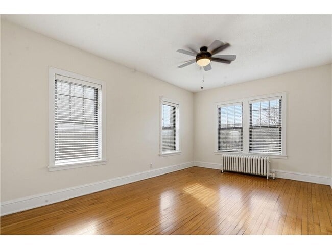 Foto del edificio - 220 E 19th St