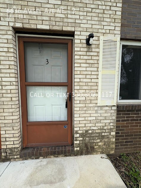 Foto del edificio - 6636 Amsel Ave NE