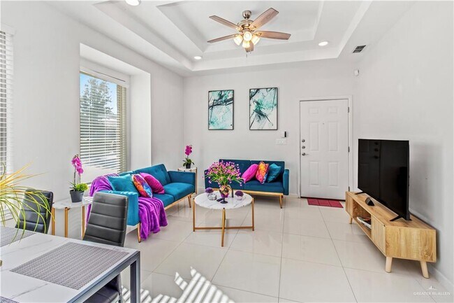 Building Photo - 12 Nightingale Ave