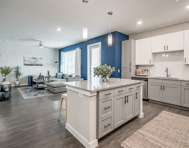 Foto del edificio - 10920 Day Rd