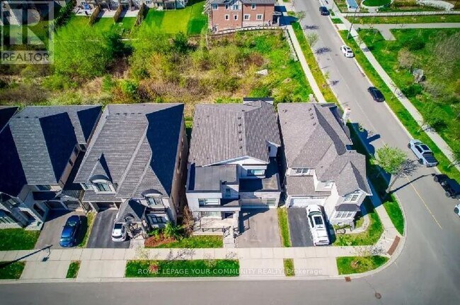Building Photo - 3186 Hines Dr