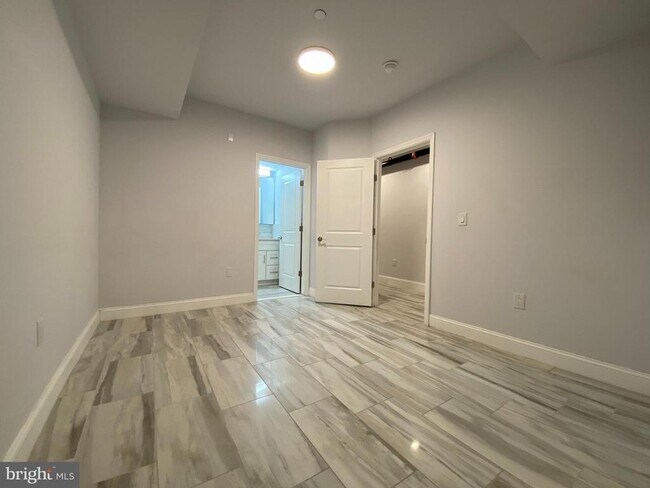 Building Photo - 630 N 13th St