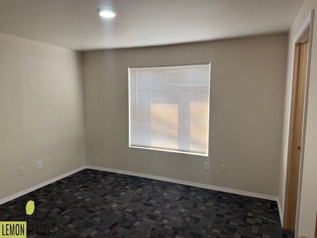 Foto del edificio - 201 E P St