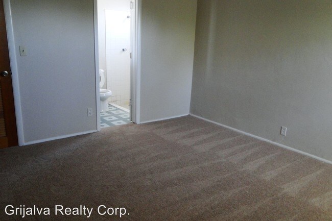 Foto del edificio - 8135 E 5th St