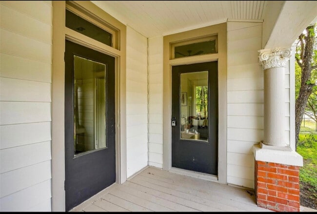 Foto del edificio - 715 SW 10th St