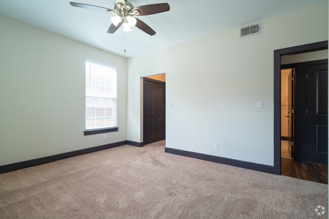 2BR, 2BA - 1,048SF - Primary Bedroom - Westport Woods