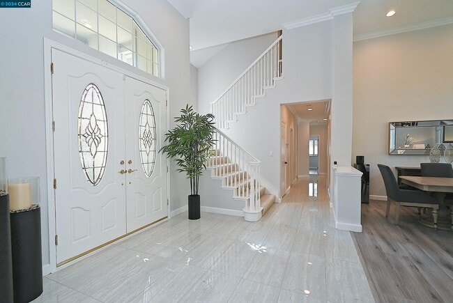 Building Photo - 320 Tuscany Ct
