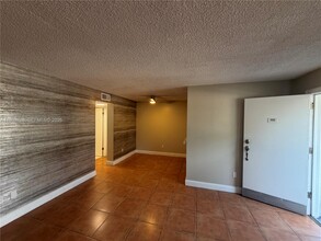 Building Photo - 1801 S Treasure Dr