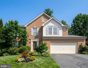 Building Photo - 4 Jolie Ct