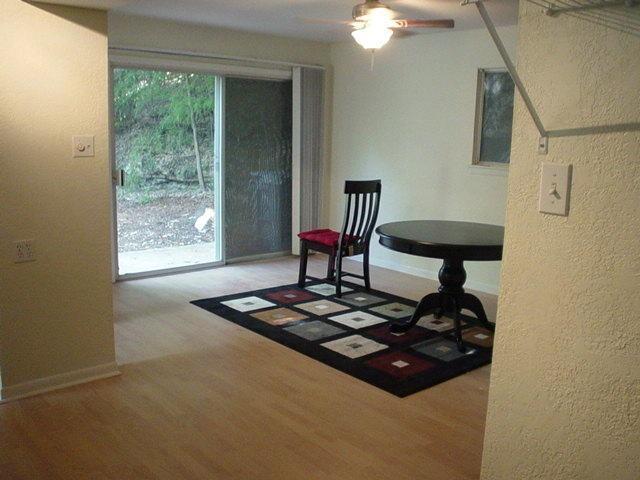 Foto del edificio - 902 Meriden Ln