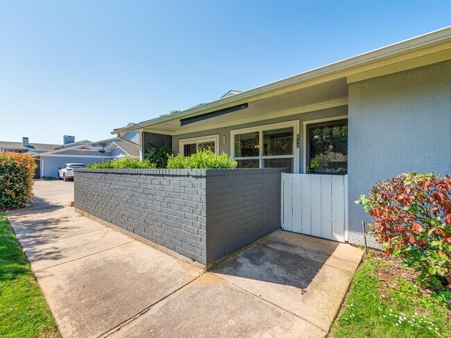 Foto del edificio - 632 Timberline Dr