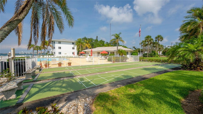 Building Photo - Downtown Sarasota! 55+ community! Beaches and shopping nearby! Partially Furnished available!