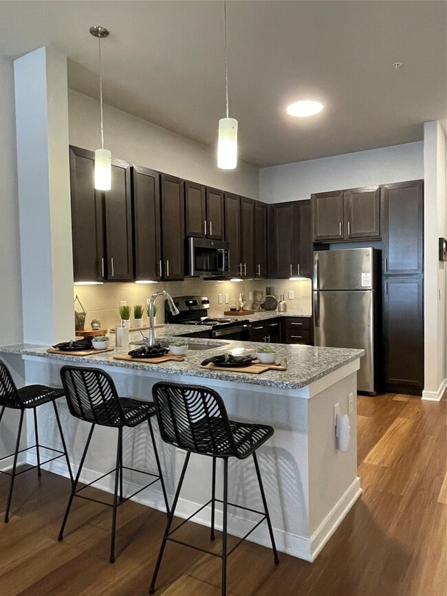 Building Photo - 12840 Jones Rd