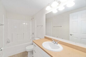 Building Photo - 10 Horizon Ct