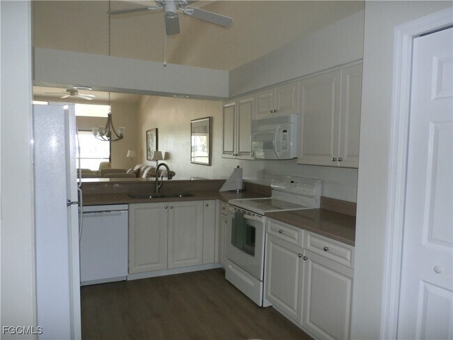 Foto del edificio - 16301 Kelly Woods Dr