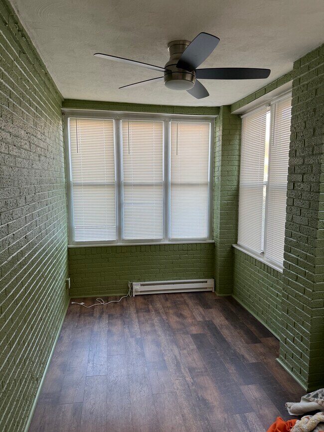 Terraza acristalada - 7119 Amherst Ave