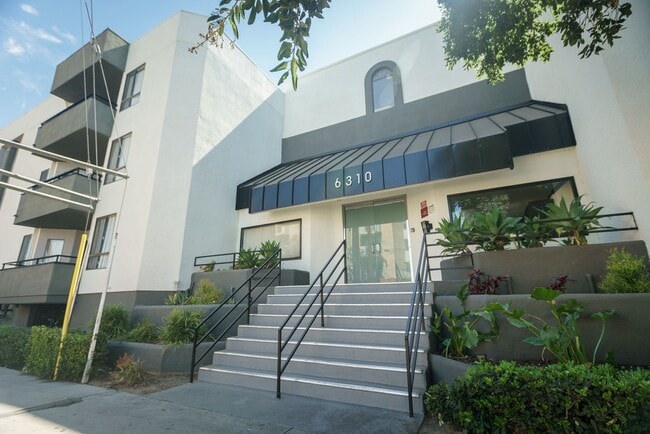 Building Photo - 6310 Sylmar Ave
