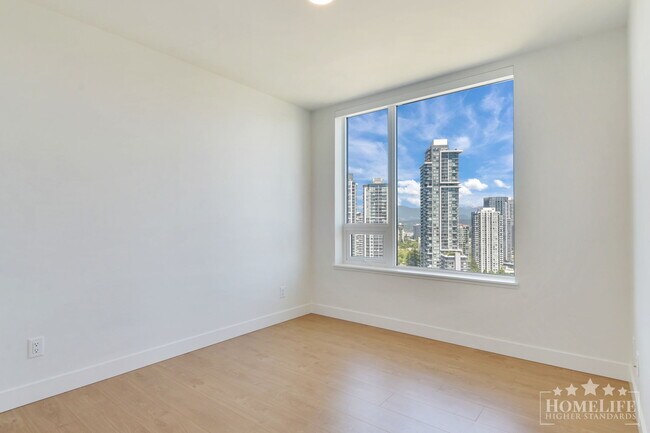 Building Photo - Presenting this stunning 2-bedroom, 1-bathroom home on the 21st floor of The Holland in the heart...