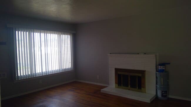 Building Photo - Beautiful home near Fashion Fair