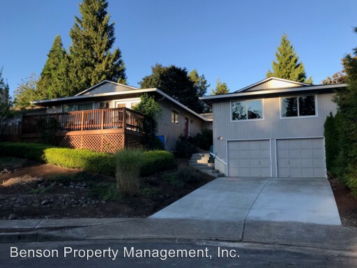 Primary Photo - 171-173-173 NE Olvera Ct