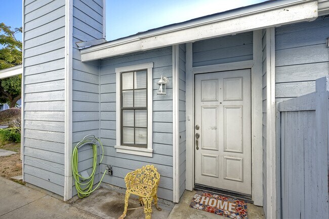 Foto del edificio - 806 Windward Ln