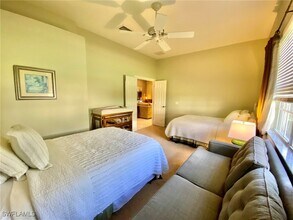 Building Photo - 15590 Vallecas Ln