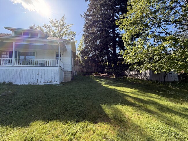 Foto del edificio - 227 Meade St