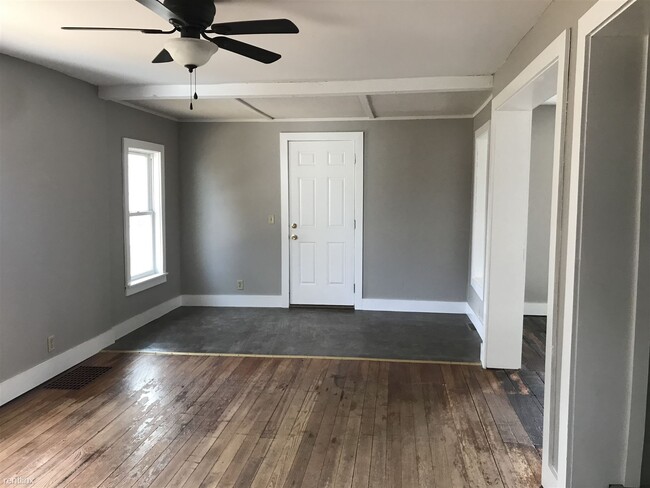 Building Photo - 3 br, 1 bath House - 2600 W Bellevue Rd