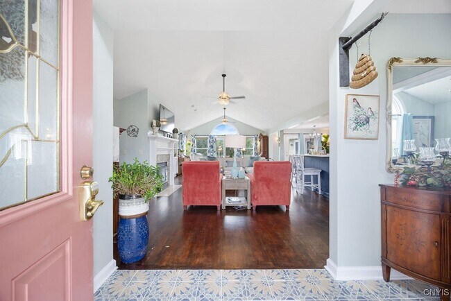 Foto del edificio - 5479 Lake Rd