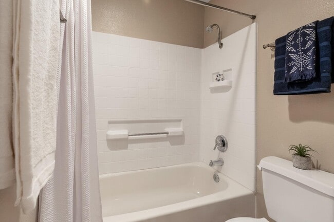 Building Photo - 539 Woodside Oaks